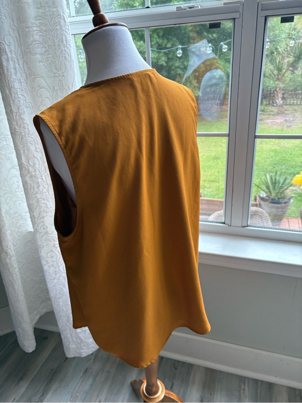 NWOT J. Crew Mustard Ruffle V-Neck Sleeveless Top Size Large - Picture 5 of 8
